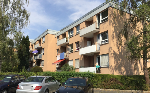 Geräumige Erdgeschosswohnung mit Balkon