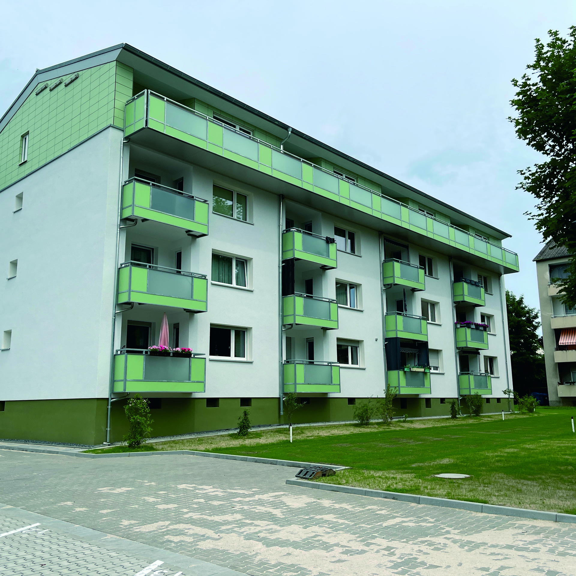 Ansicht Gebäudefassade nach Modernisierung in Mörfelden-Walldorf