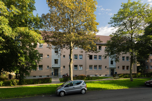 Ideale Raumaufteilung: 2-Zimmer-Wohnung mit Badewanne und Stauraum