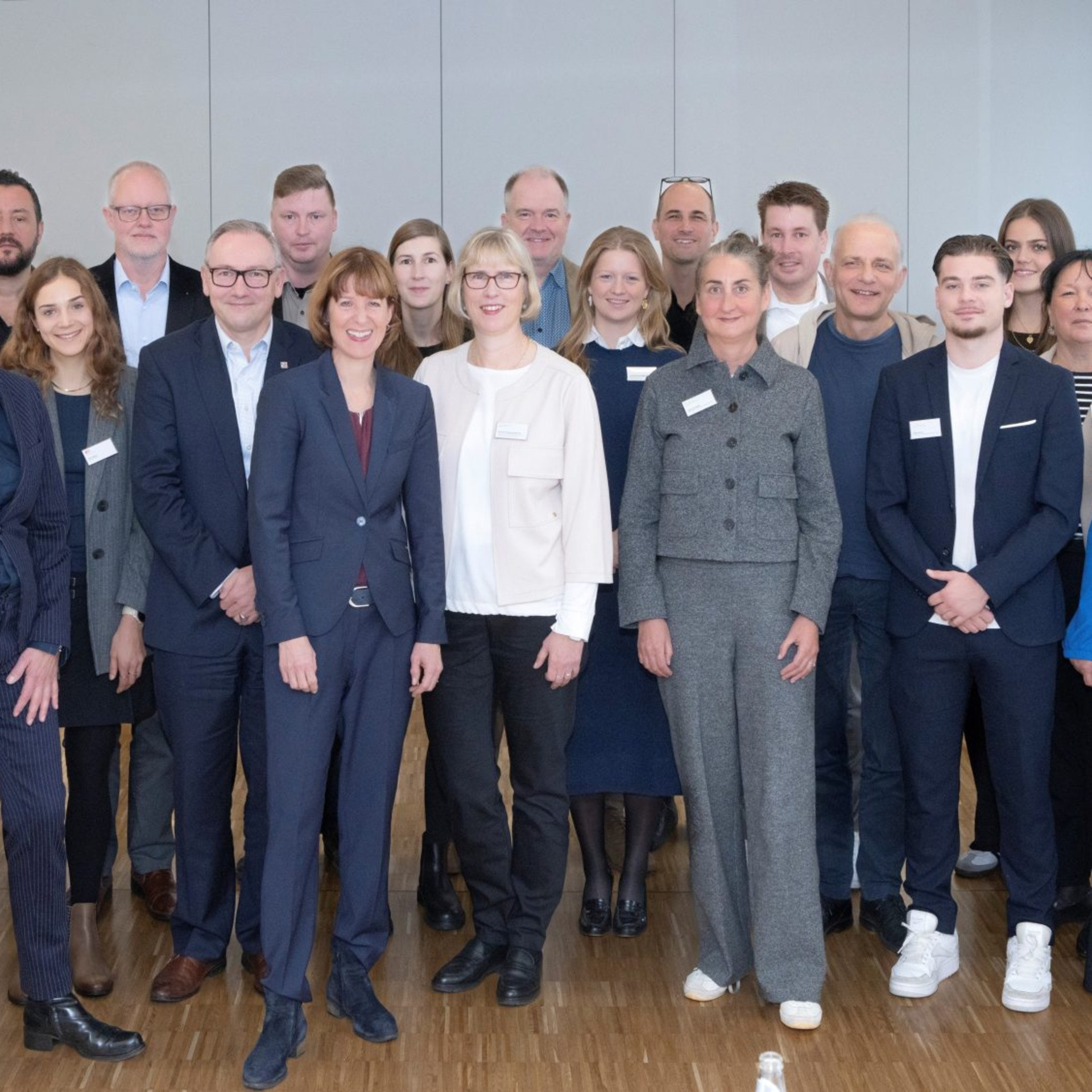 Gruppenfoto mit den Mitgliedern des Zukunftsbündnisses für Sozialen Zusammenhalt. Foto: NHW