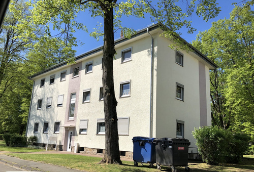 Erdgeschosswohnung mit vier Zimmern und zusätzlichem Stauraum