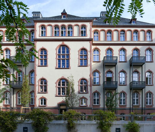 Moderne Dachgeschosswohnung im alten Gericht