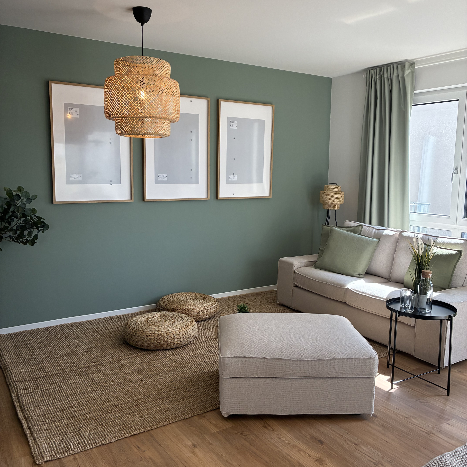 Innenansicht Wohnzimmer Musterwohnung mit IKEA Einrichtung 
