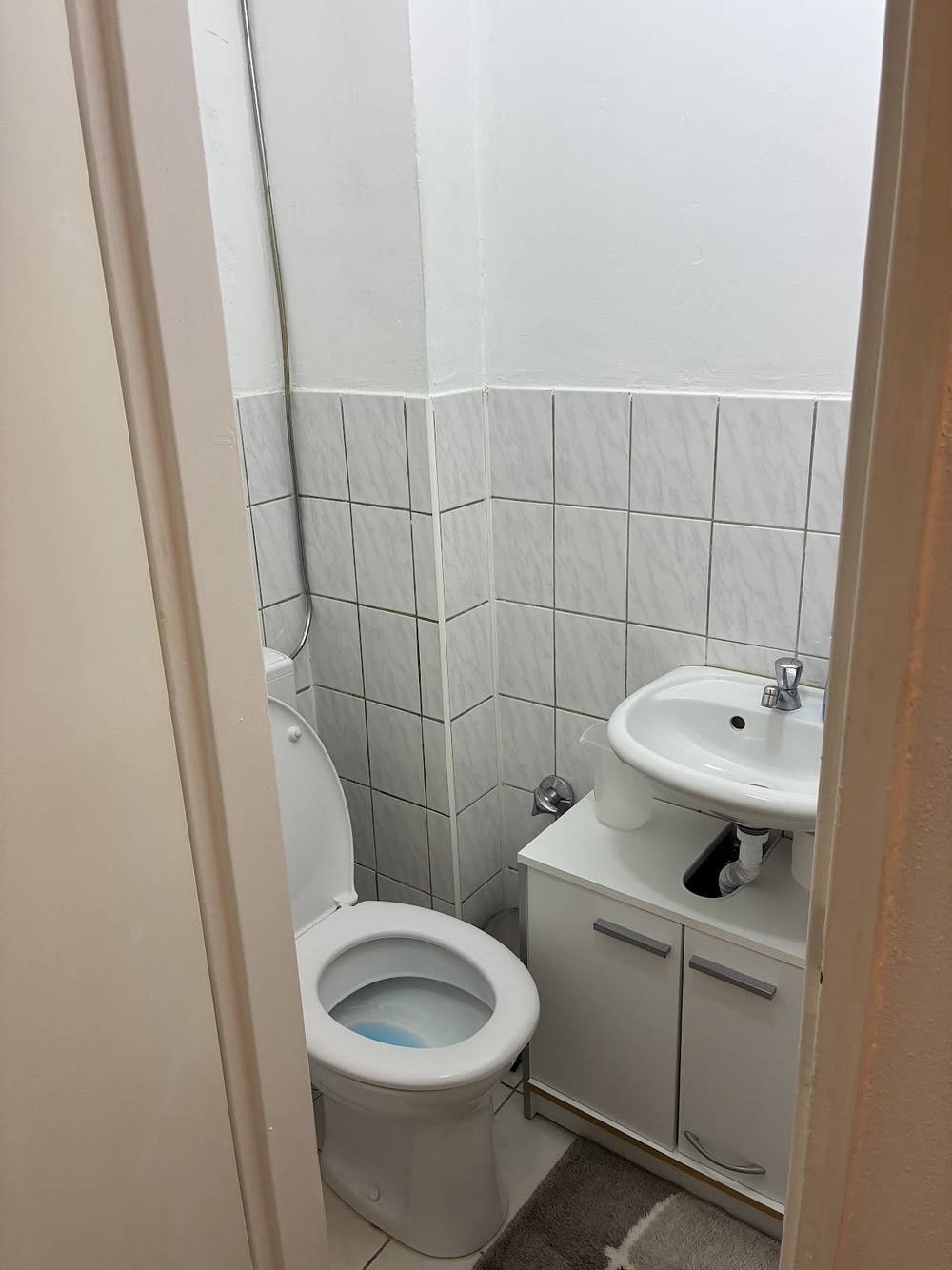 separates WC