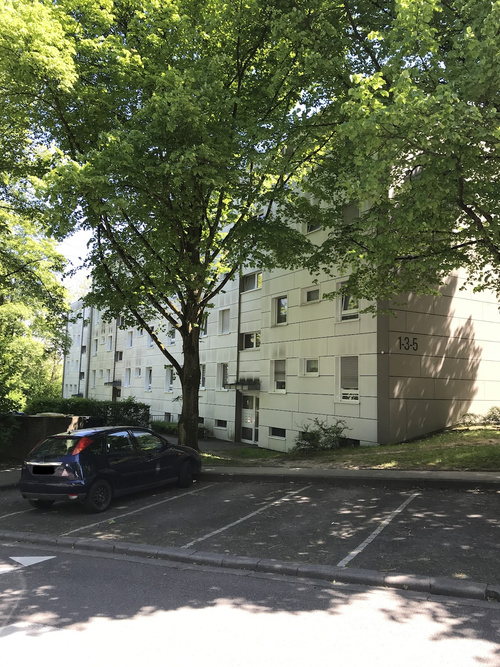 Freundliche 3-Zimmer-Wohnung in Schwalbach am Taunus mit Loggia