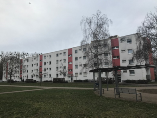 Geräumig wohnen: 4-Zimmer-Wohnung im EG mit Balkon!