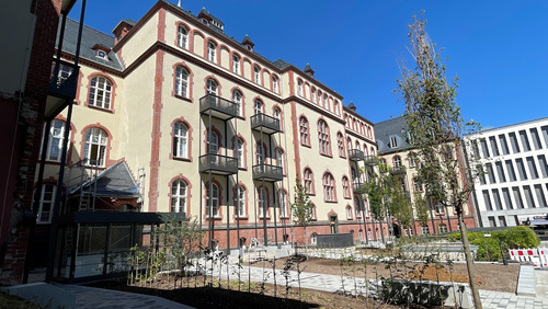 Wohnen mit Stil - Offen geschnittene 3-Zimmer-Wohnung im Dachgeschoss