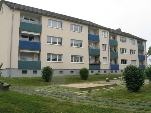 Kurzfristig frei: 3-Zimmer-Wohnung im 2. Obergeschoss mit Balkon und Keller
