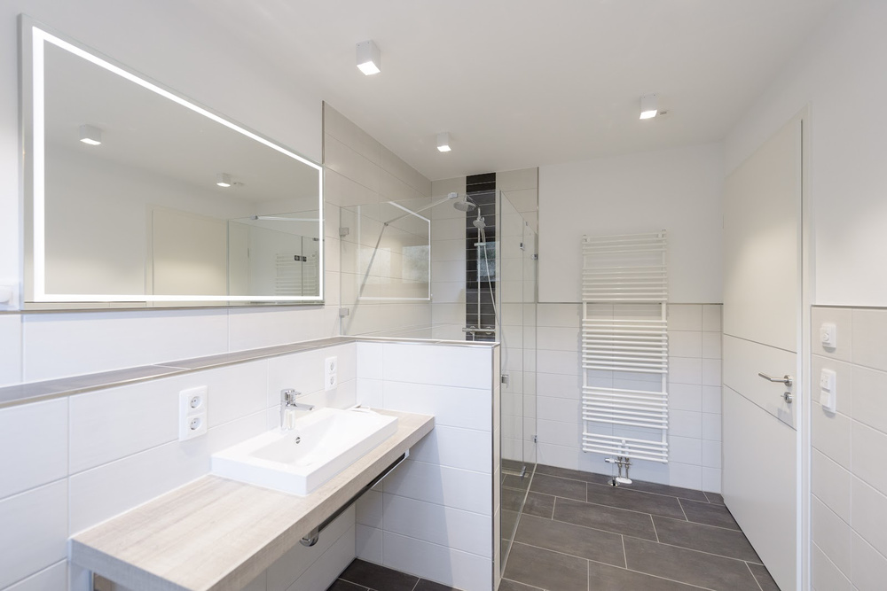 Badezimmer mit Zugang über Schlafzimmer