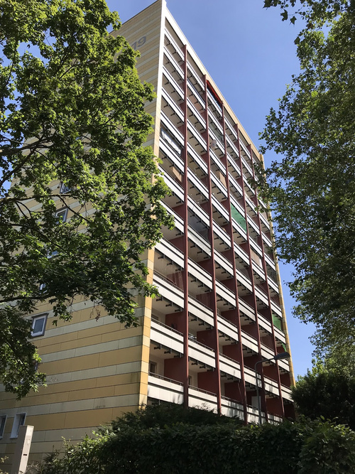 Kleines Appartement mit Kochnische und Balkon!