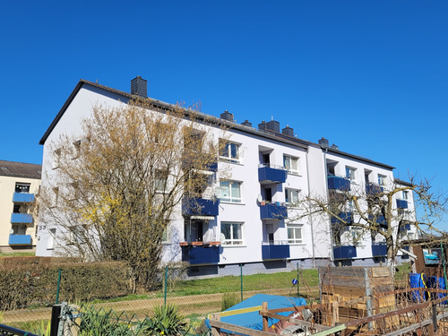 Frisch sanierte Wohnung mit Balkon