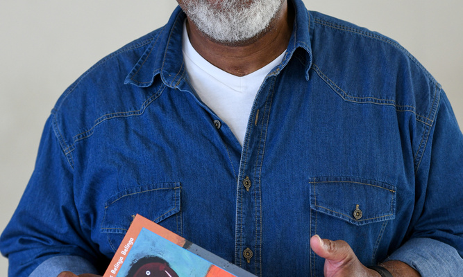 Jean-Félix Belinga-Belingas Kinderbuch "Akiba und der Wundermais" erschien 2011.