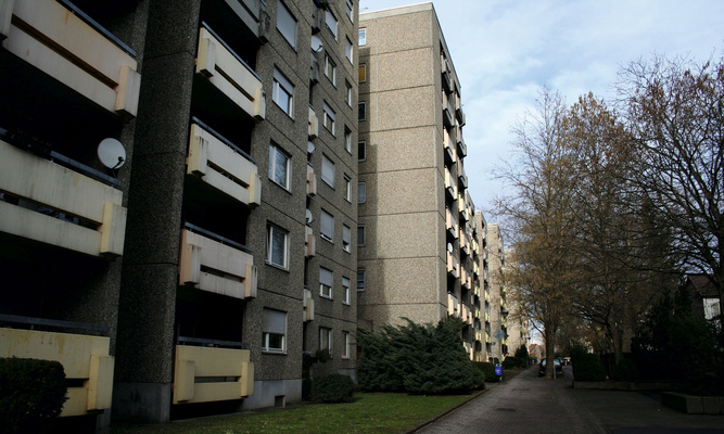 Die Engelsruhe in Frankfurt-Unterliederbach galt viele Jahre als sozialer Brennpunkt. Foto: Archiv NHW