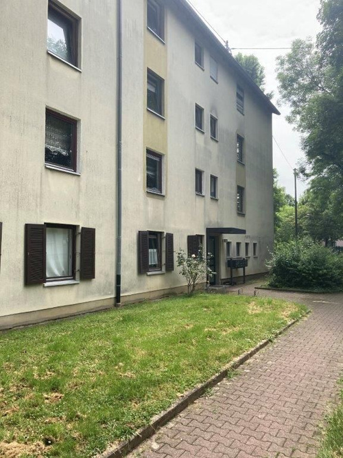1-Zimmer-EG-Wohnung mit Wannenbad und Stauraum
