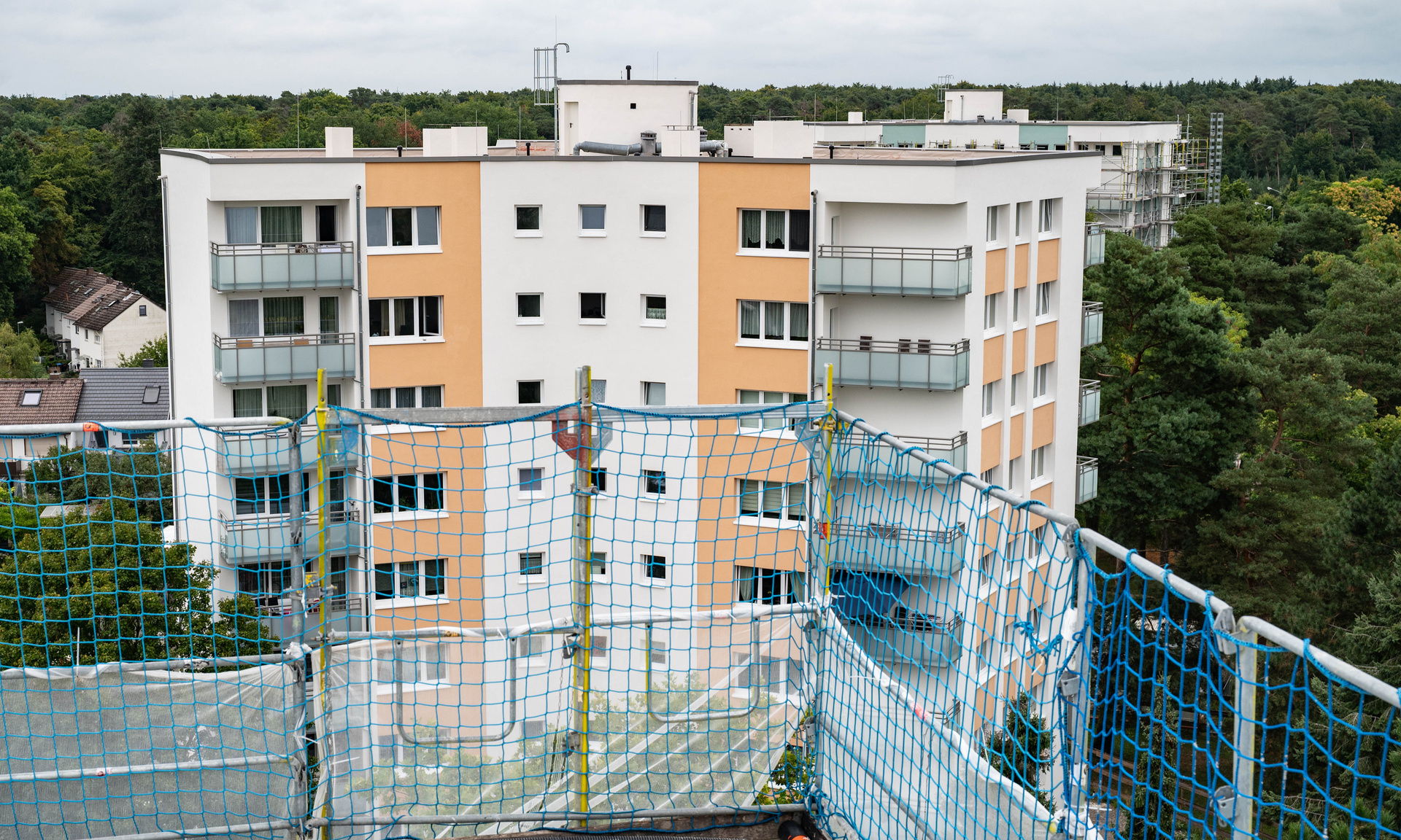 Eines der modernisierten Y-Häuser im Kurt-Schumacher-Ring in Dreieich-Sprendlingen. Foto: NHW/Marc Strohfeldt