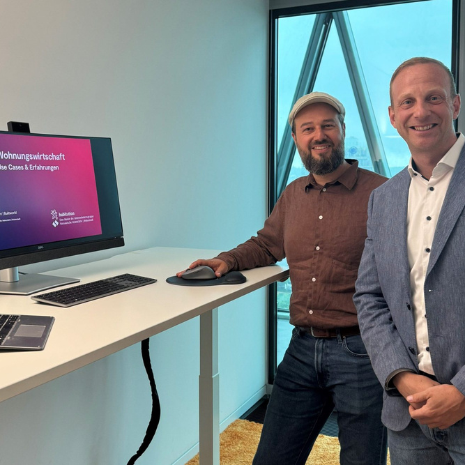 Sebastian Jung (re., Leiter digitale Transformation und Innovation) und Andy Dibiasi (Digital Transformation Manager & IT-Projektleiter), beide NHW