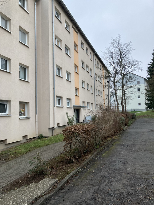 Gut geschnittene 3-Zimmer-Mietwohnung mit Loggia