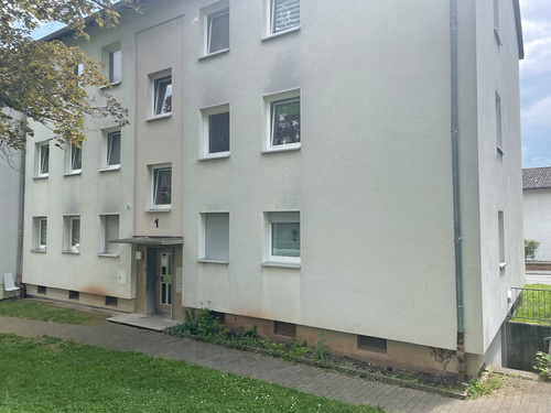 Komfortabel wohnen im ruhigen Haus – mit Balkon und Badewanne