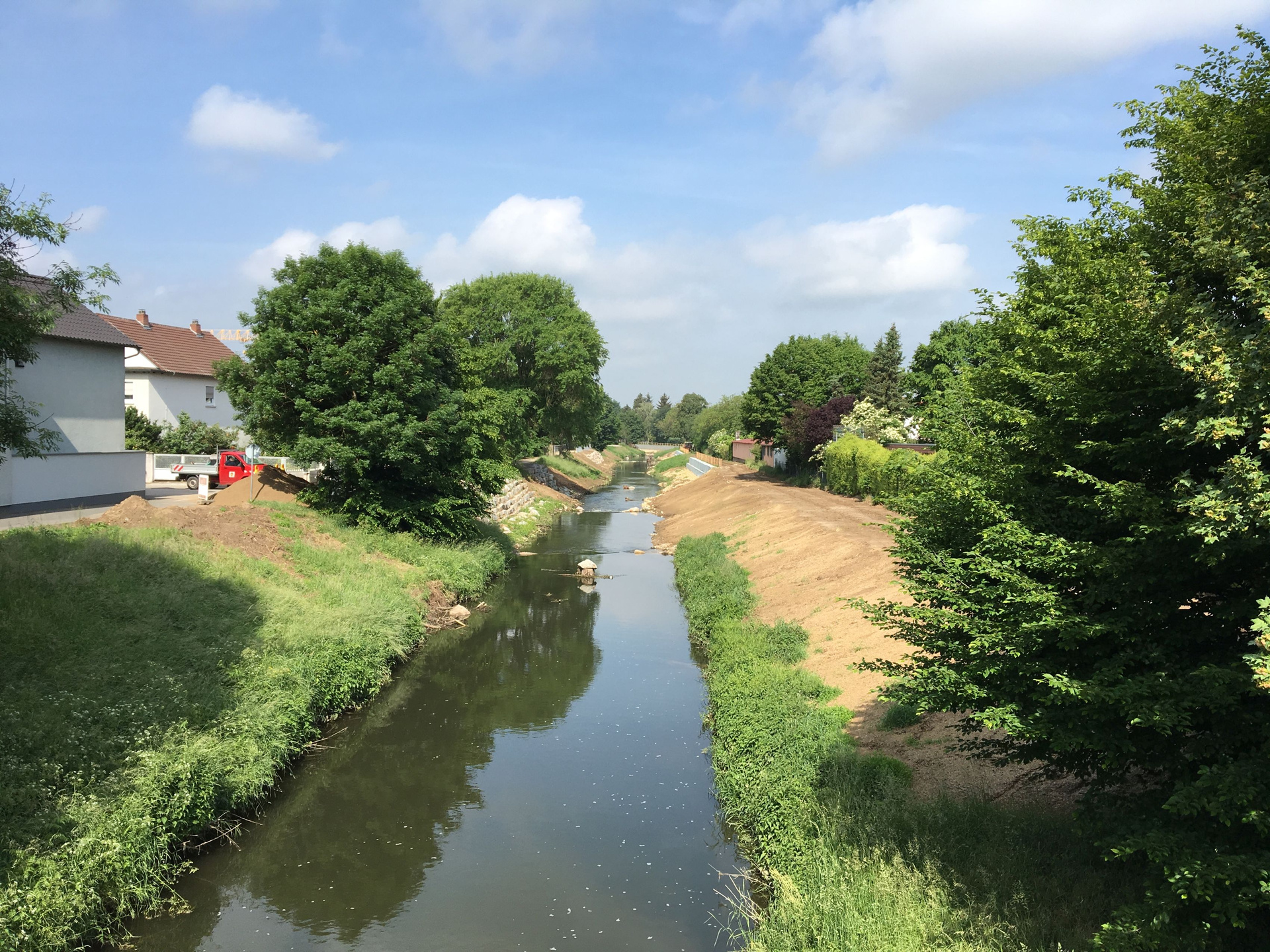 Fluss im Grünen