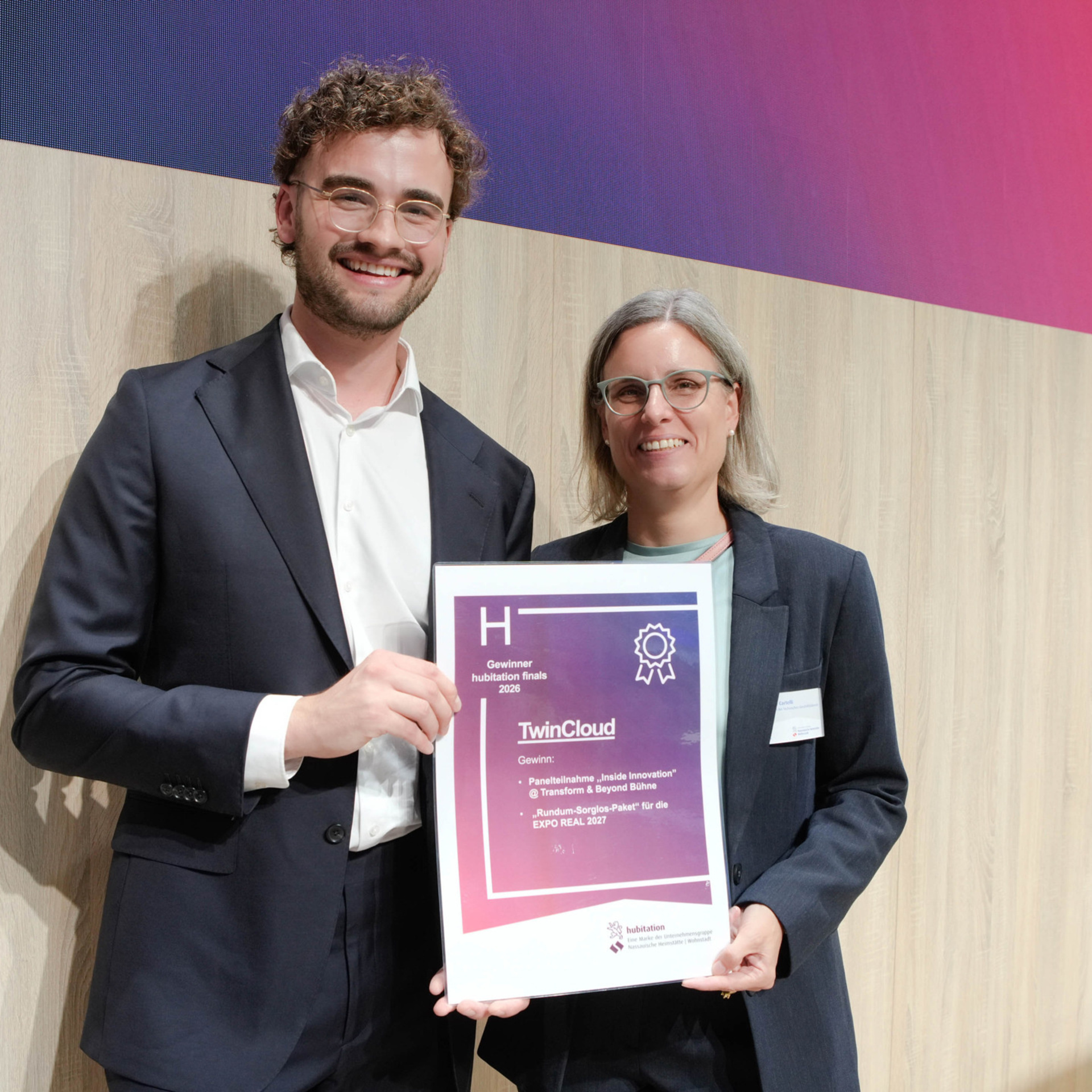 Leonhard Thyssen, Gründer und CEO von TwinCloud, mit Wiebke Cartelli vom Tandempartner NHW.