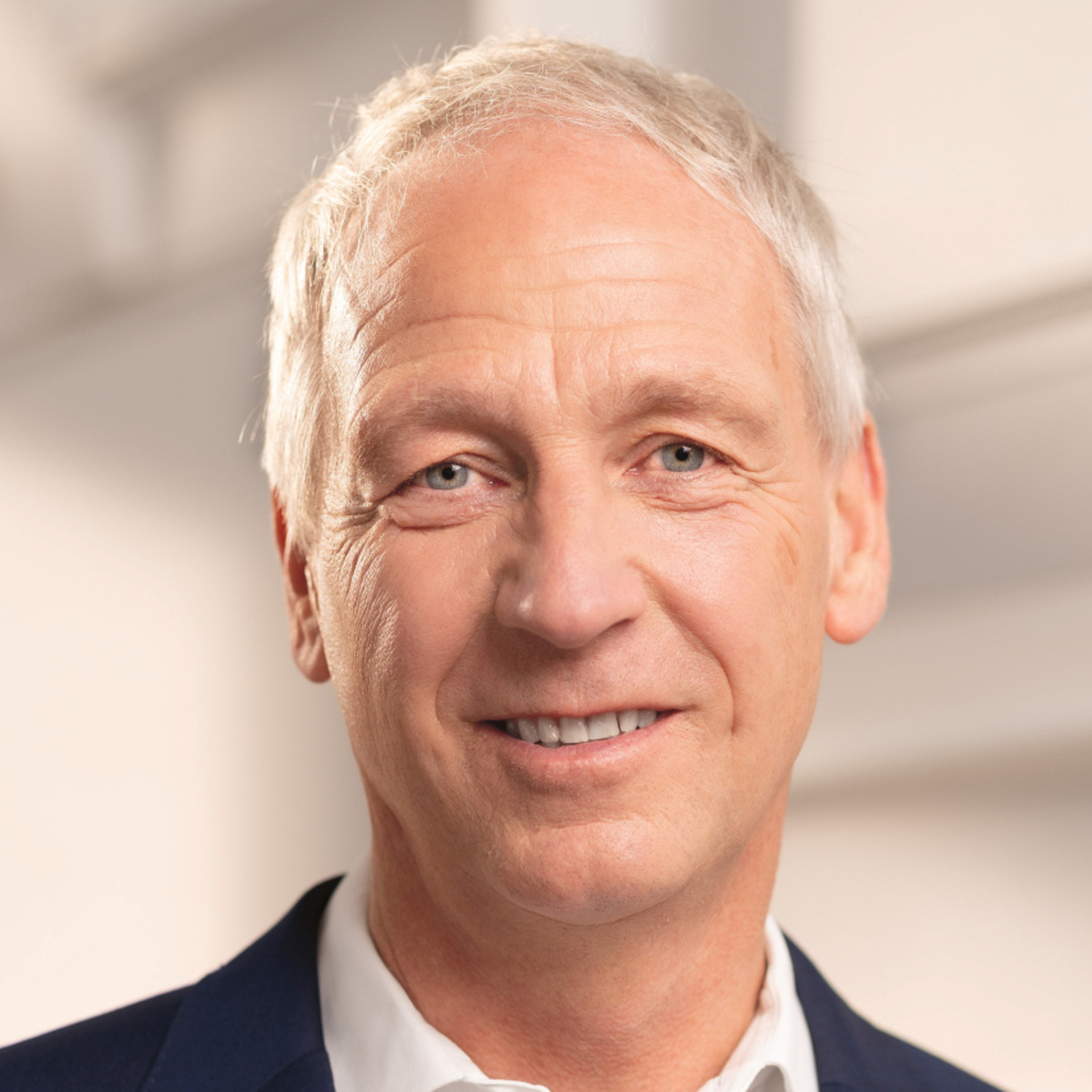 Dr. Thomas Hain