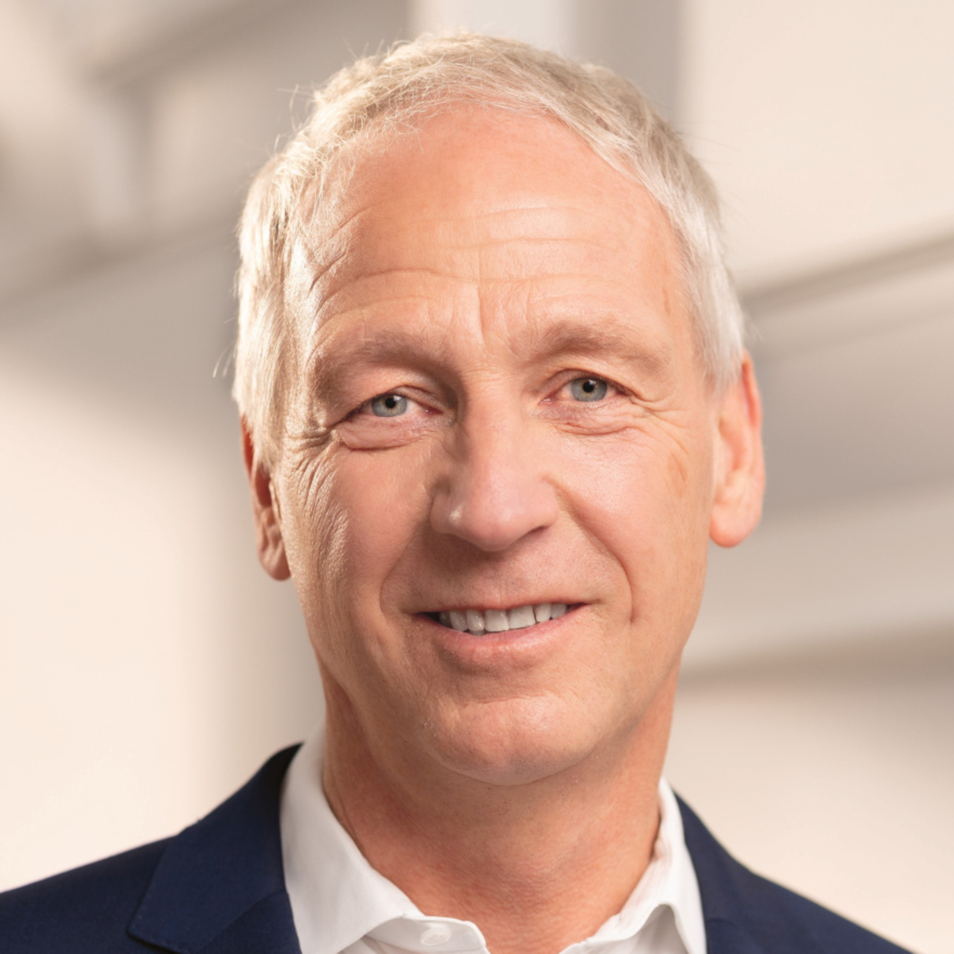 Dr. Thomas Hain