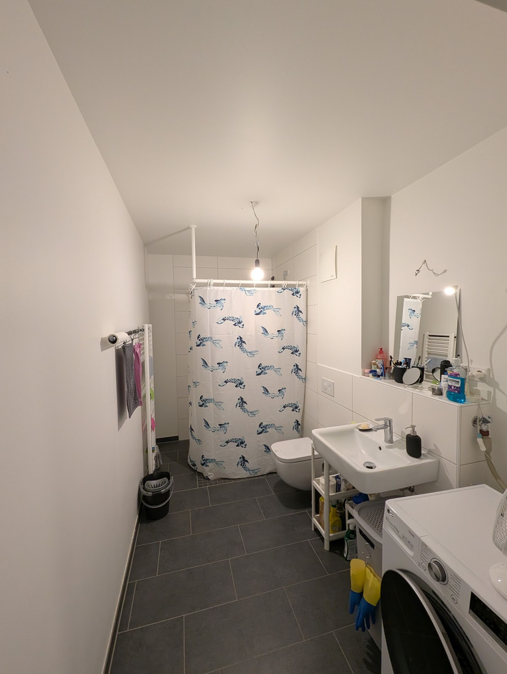 Badezimmer mit Dusche