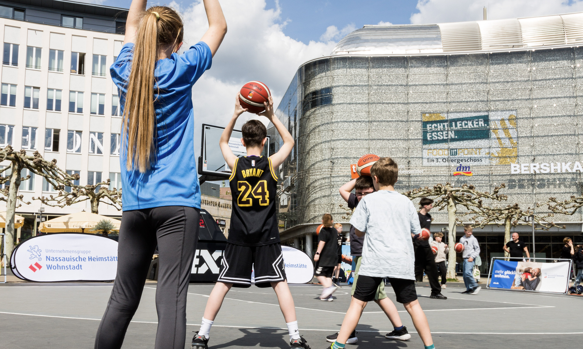 3x3 Kids Challenge in Kassel zeigt Kinder beim Basketball-Training