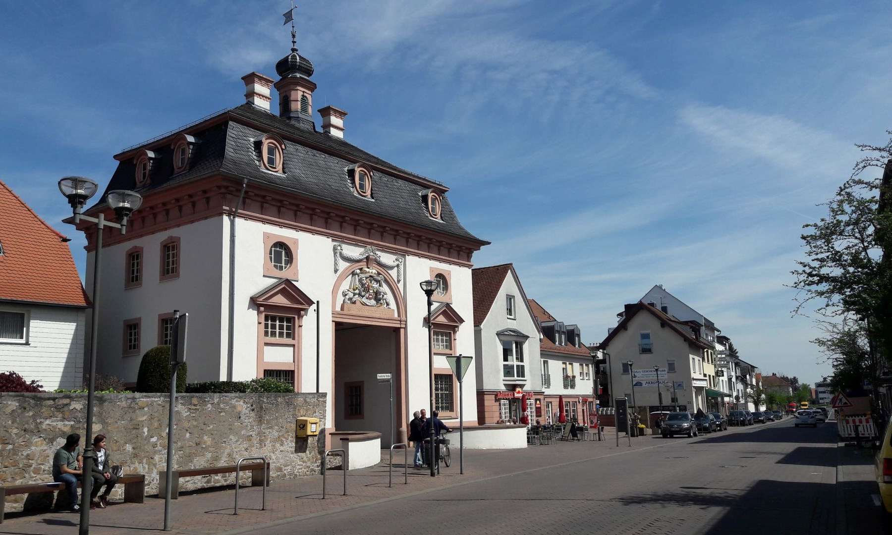 Ansicht auf die Frankfurter Straße in Heusenstamm