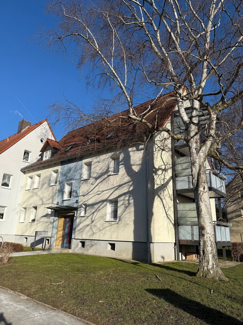 Gemütliche 2-Zimmer-Dachgeschosswohnung mit Balkon in Kassel-Fasanenhof