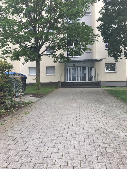 Balkonwohnung in ruhigem Mehrfamilienhaus