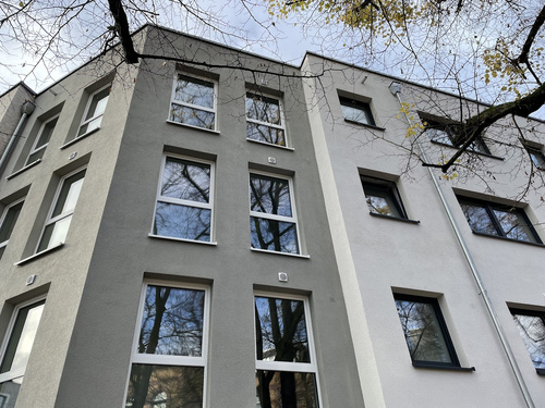 Kleine und praktische Erdgeschosswohnung mit Balkon und Einbauküche