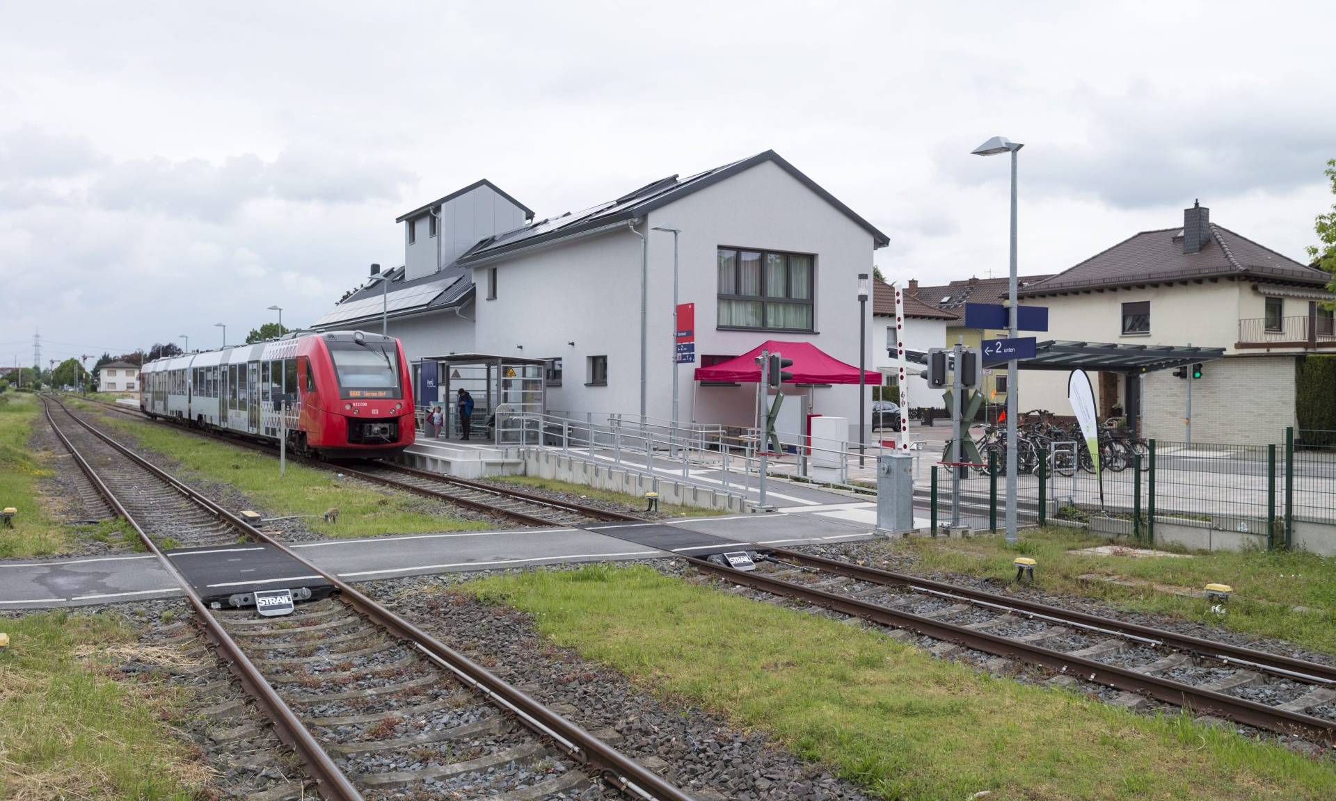 Das neugestaltete Bahnhofsumfeld in Bürstadt