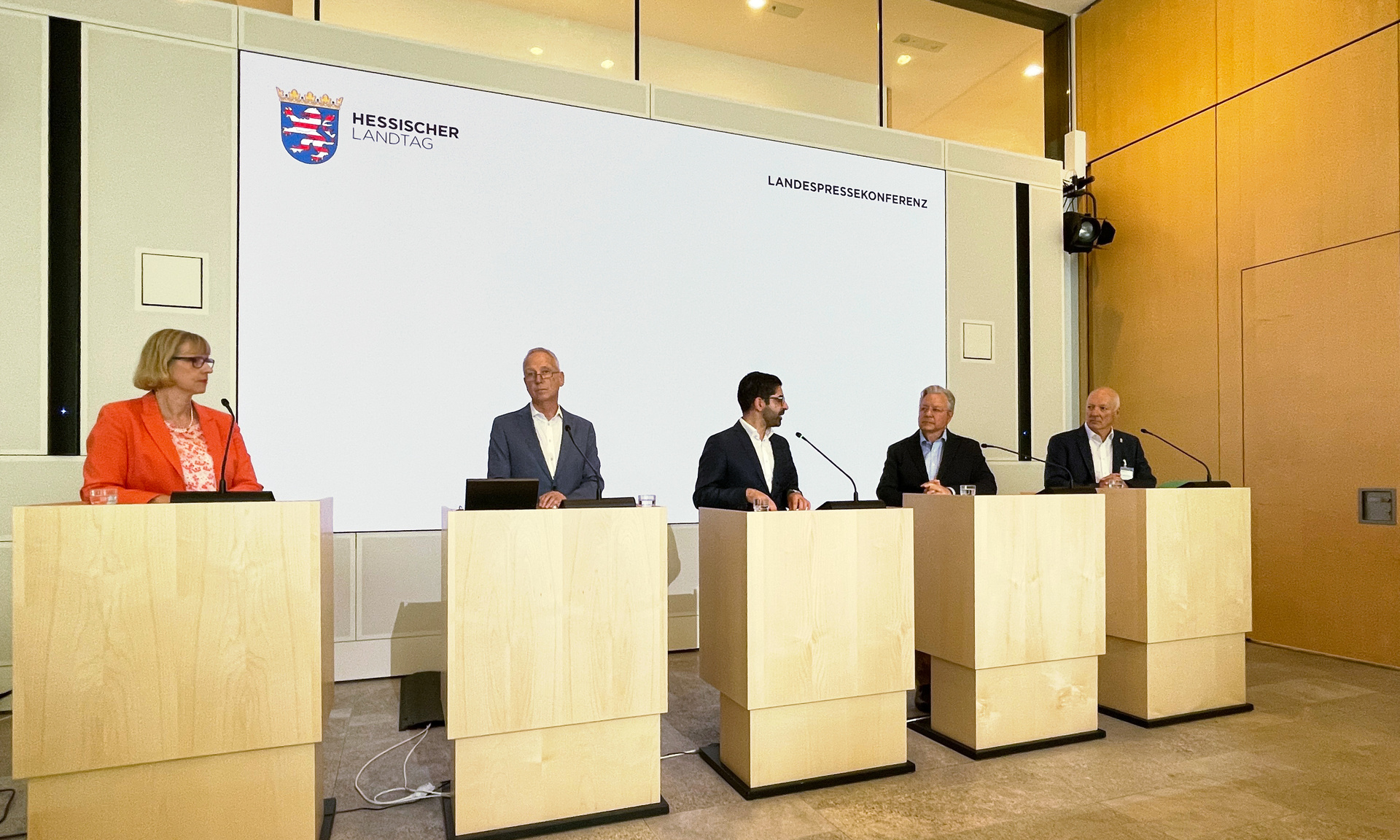 Premiere für neuen Aufsichtsratsvorsitzenden Kaweh Mansoori. Foto: NHW