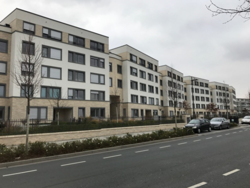 *Mittelstandsprogramm* Großzügige 4-Zimmer-Familienwohnung mit Balkon und Gäste-WC