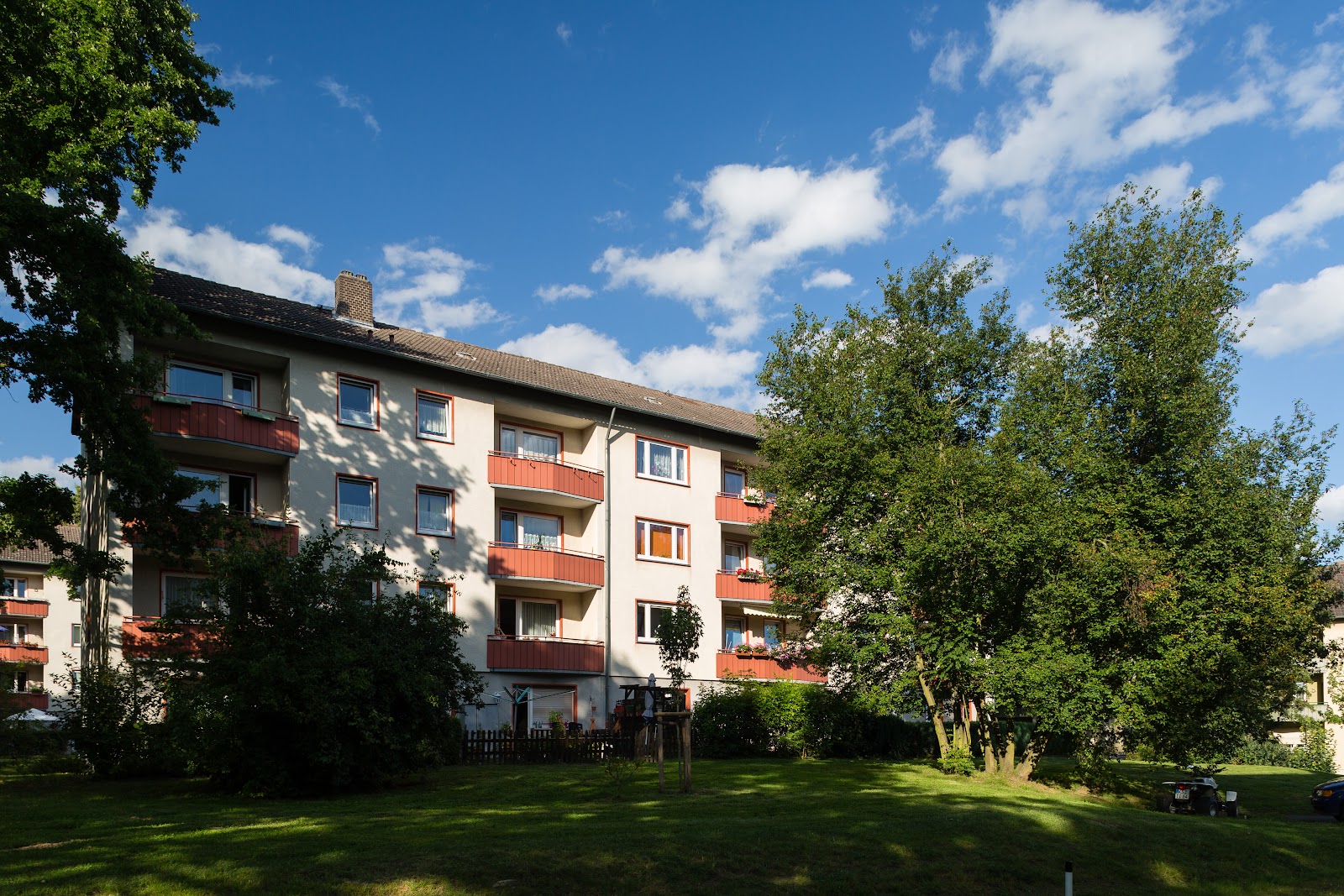 Familienfreundliche 4-Zimmer-Wohnung mit Balkon und Gäste-WC - Photo 2
