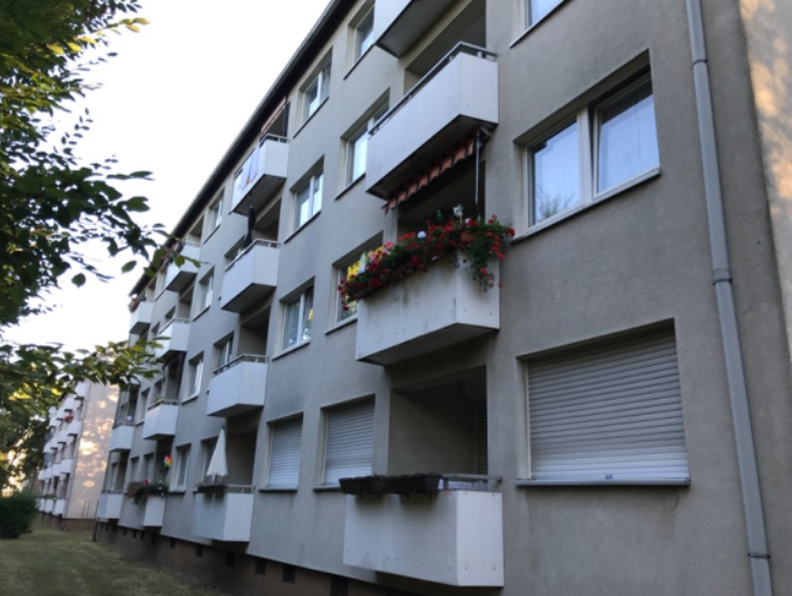 Praktische 2-Zimmer-Erdgeschosswohnung mit Balkon in Frankfurt - Eschersheim - Photo 2