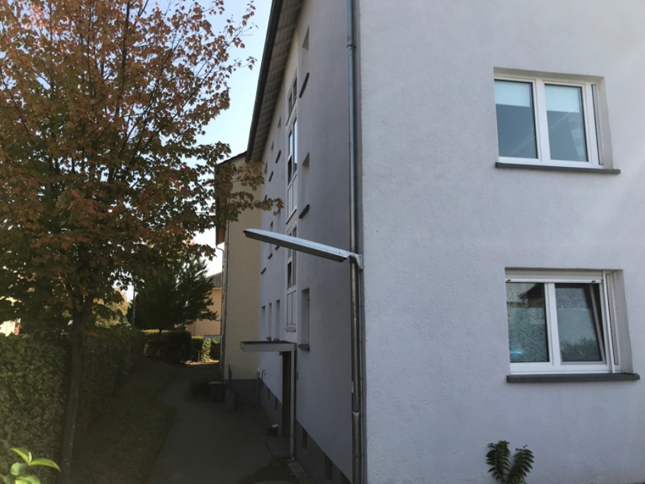 Familienfreundliche 4 Zimmer Wohnung mit Loggia in Frankfurt Kalbach - Foto 1