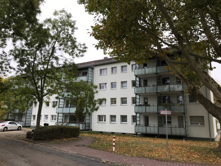 Helle 2-Zimmer-Wohnung mit Balkon in Frankfurt Nieder-Eschbach - Foto 2