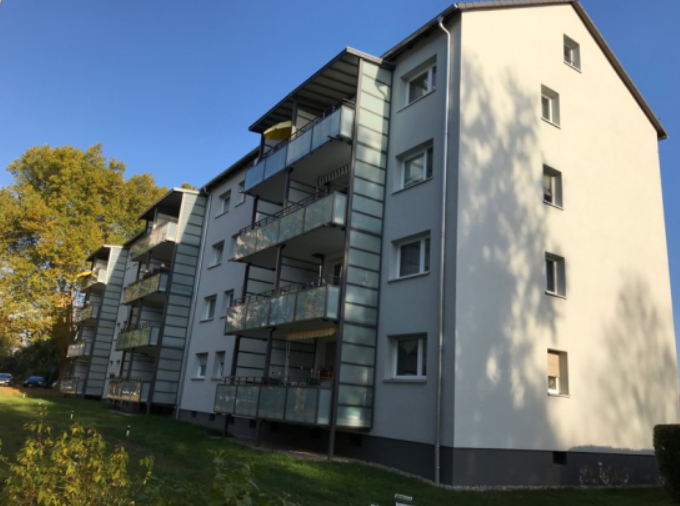 Ideal für Familien: 4-Zimmer-Wohnung im 3. Obergeschoss mit Balkon und Gäste-WC - Photo 2