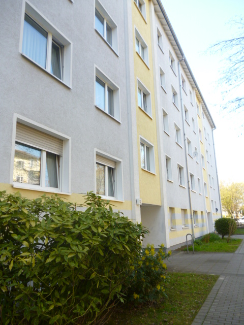 Erdgeschosswohnung in Frankfurt-Sindlingen: 3 Zimmer mit Balkon - Photo 2