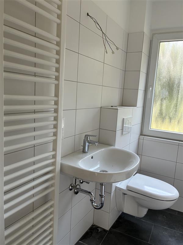 2-Zimmer-Erdgeschosswohnung mit frisch saniertem Badezimmer - Photo 2