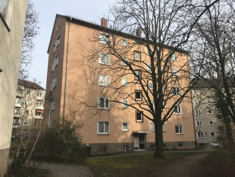 Komfortable 2 Zimmer Wohnung im 1 Obergeschoss mit Loggia in ruhigem Haus - Foto 1
