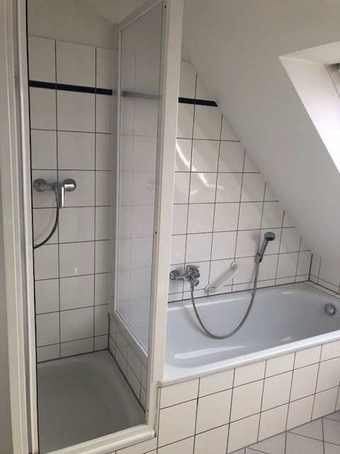 Komfortable 3-Zimmer-Wohnung mit Keller und Balkon im Dachgeschoss - Photo 4