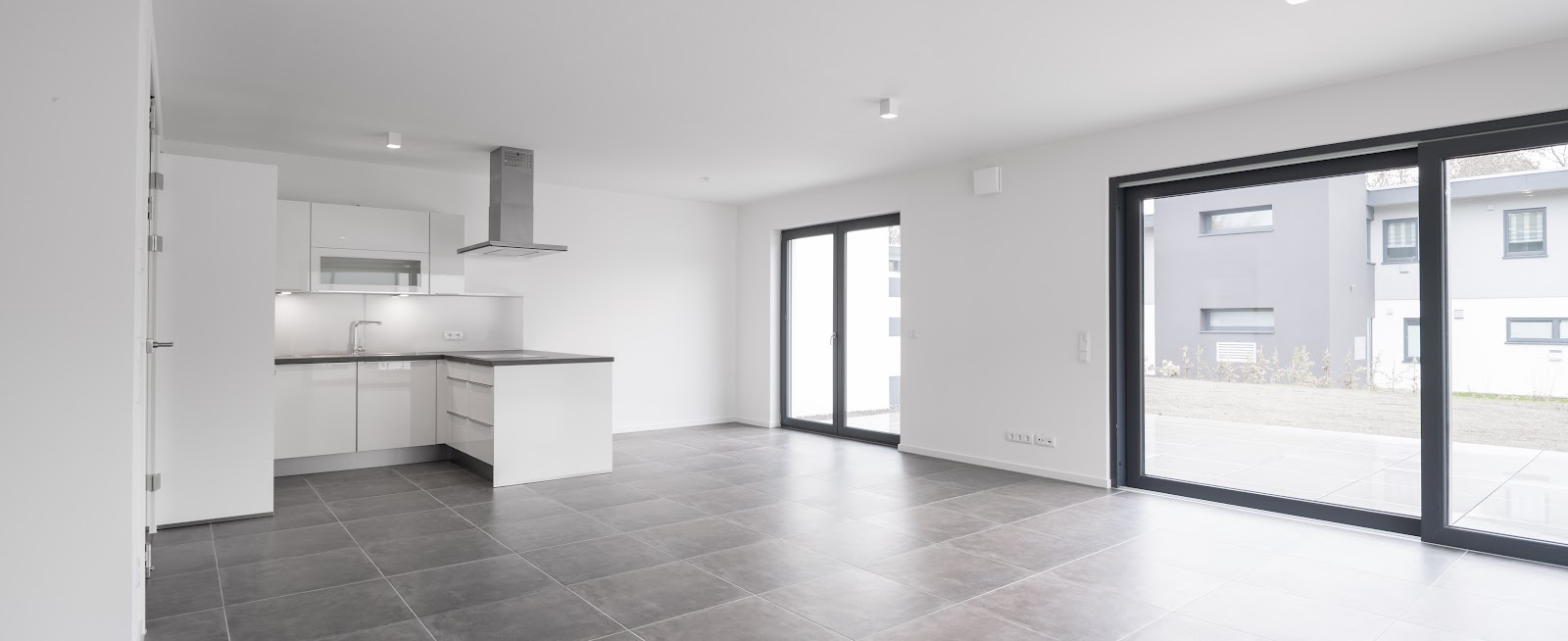 Großzügige 3 Zimmer Erdgeschosswohnung mit Balkon und Keller in ruhigem Haus in Wetzlar - Photo 1